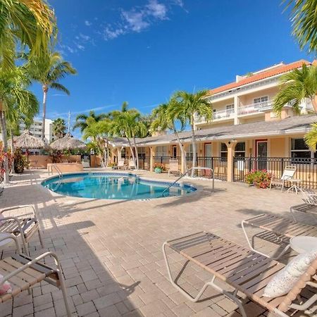 Walk To The Beach And Restaurants! - Coconut Villa'S Suite 2 St. Pete Beach Exterior foto