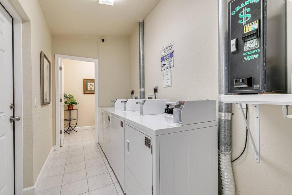 Walk To The Beach And Restaurants! - Coconut Villa'S Suite 2 St. Pete Beach Exterior foto